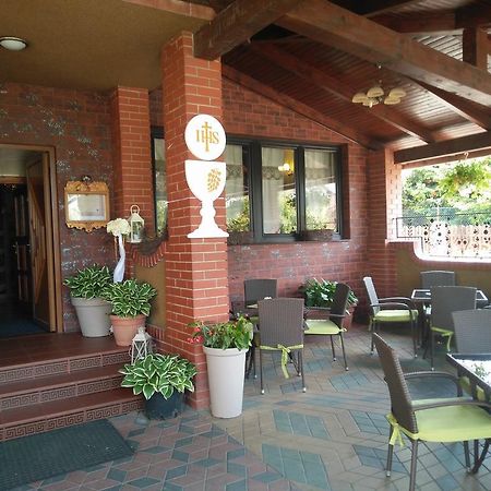 Hotel Rypsowka 新松奇 外观 照片
