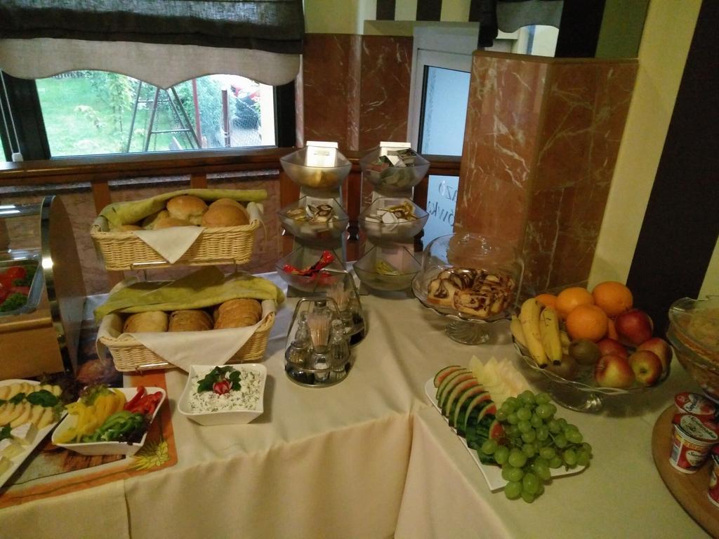 Hotel Rypsowka 新松奇 外观 照片
