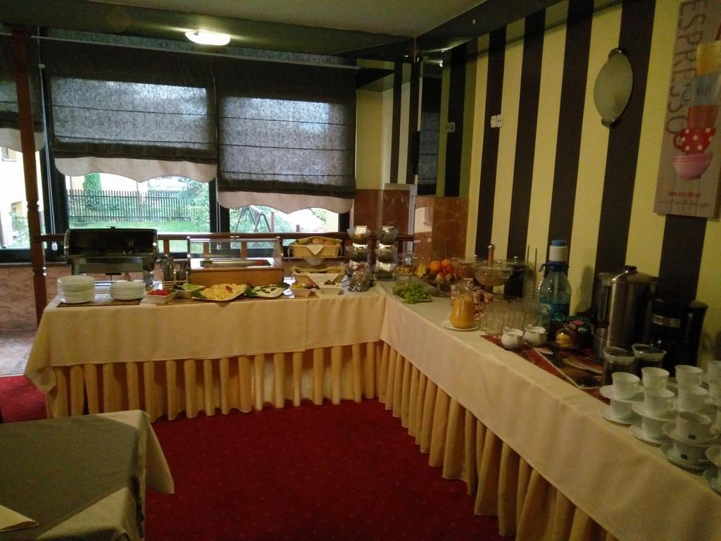 Hotel Rypsowka 新松奇 外观 照片